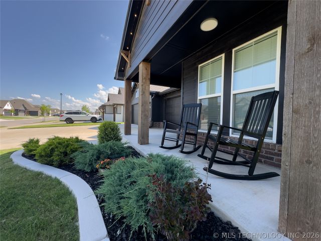 16174 S 89th East Avenue, Bixby, OK 74008