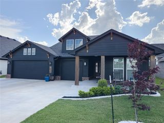 16174 S 89th East Avenue, Bixby, OK 74008