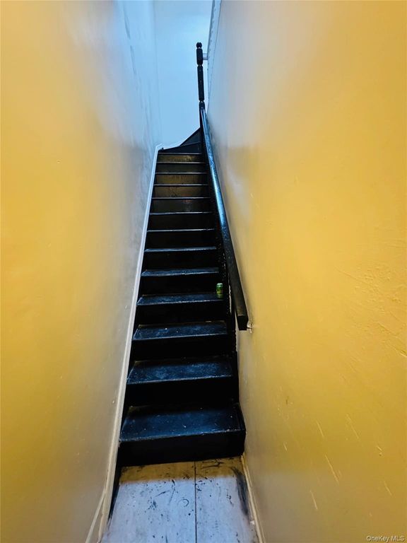 342 E 194th Street, Bronx, NY 10458 — photo 2
