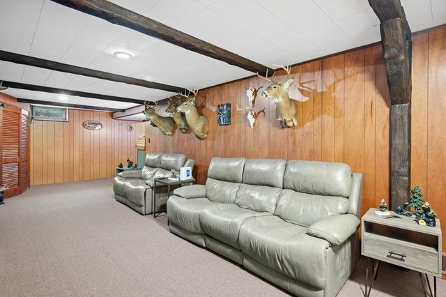 6830 W Plainfield AVENUE, Greenfield, WI 53220