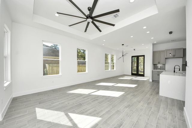 316 E Oakdale Street, Dayton, TX 77535