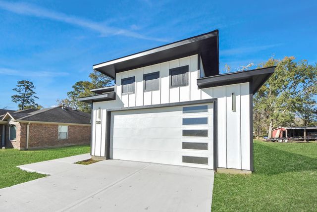 316 E Oakdale Street, Dayton, TX 77535