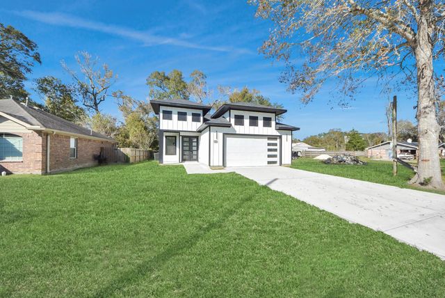 316 E Oakdale Street, Dayton, TX 77535