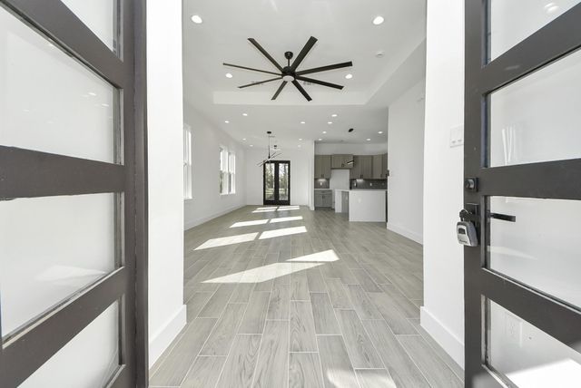 316 E Oakdale Street, Dayton, TX 77535