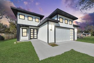 316 E Oakdale Street, Dayton, TX 77535