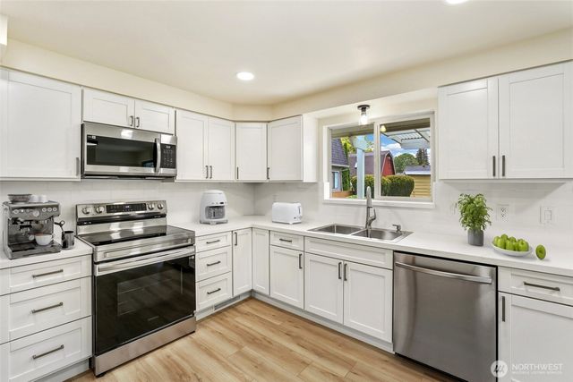314 14th Street SW, Puyallup, WA 98371