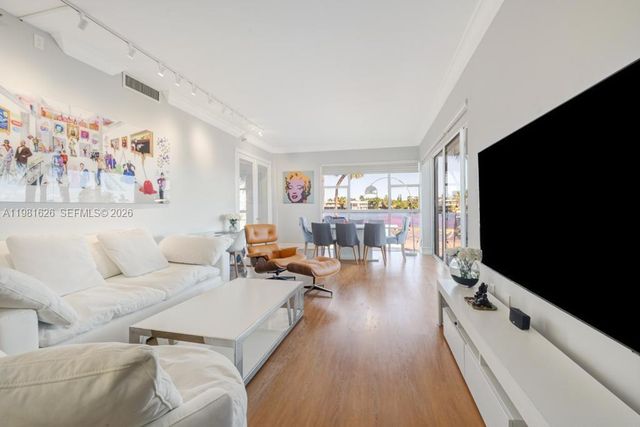 20505 E Country Club Dr 143, Aventura, FL 33180