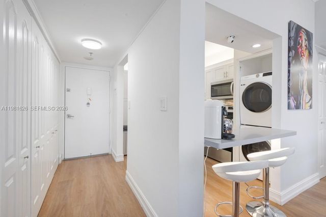 20505 E Country Club Dr 143, Aventura, FL 33180