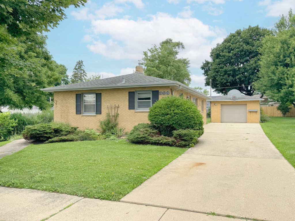 598 Oakhill Road, Elgin, IL 60120