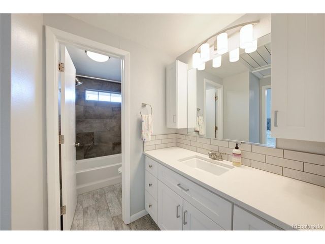 2020 S Hannibal Way F, Aurora, CO 80013