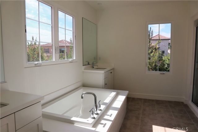 123 Toretta, Irvine, CA 92602