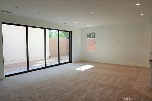 123 Toretta, Irvine, CA 92602