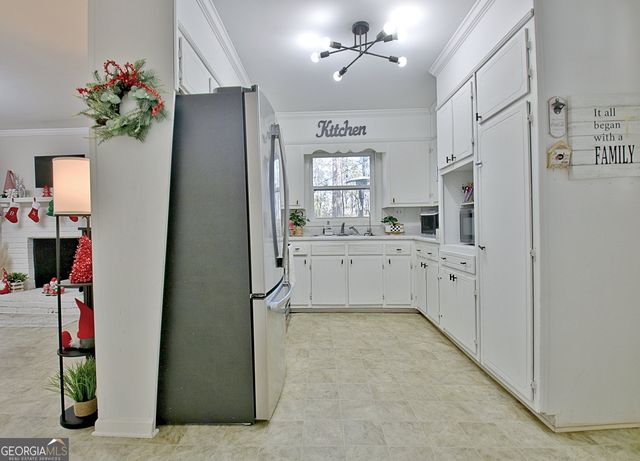 179 Lakewood Drive, Newnan, GA 30263