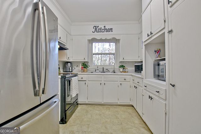 179 Lakewood Drive, Newnan, GA 30263