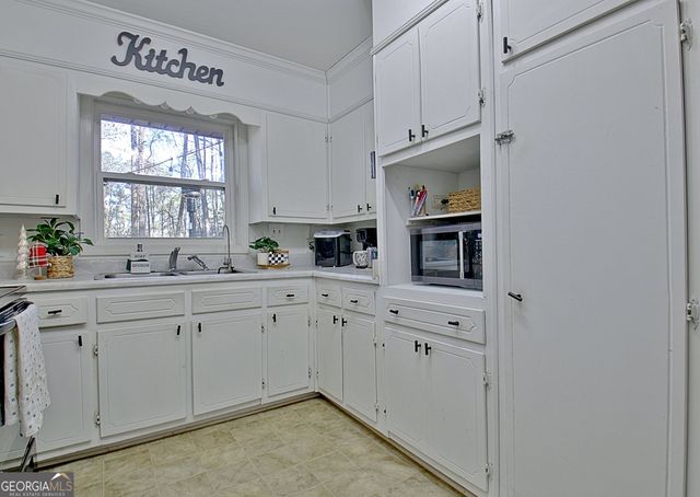 179 Lakewood Drive, Newnan, GA 30263