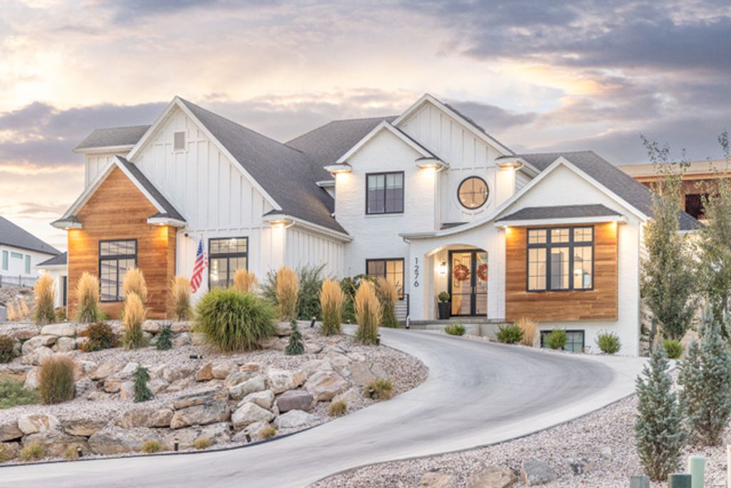 Image 1 of property listing at 1276 W FALLOW WAY #76, Pleasant View, UT 84414