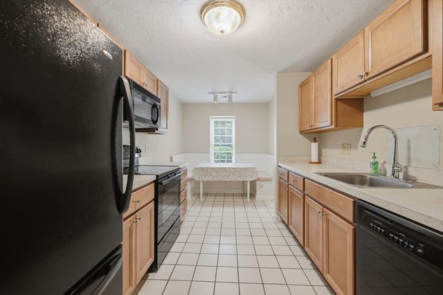 200 Ridgefield Circle 200A, Clinton, MA 01510