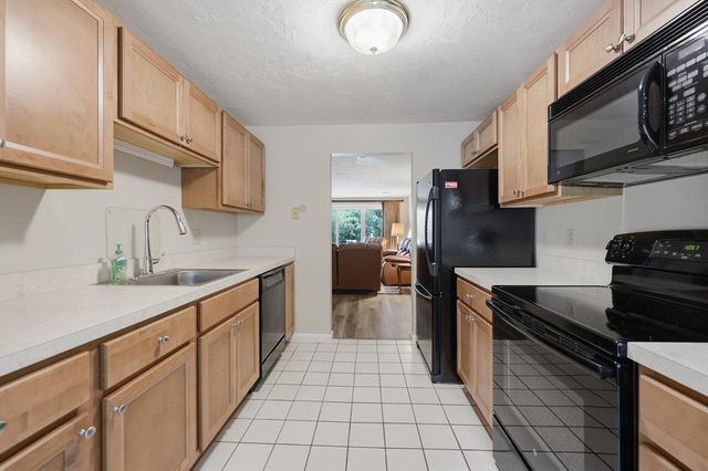 200 Ridgefield Circle 200A, Clinton, MA 01510