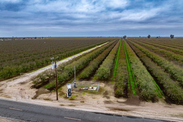 Deer Creek Road, Earlimart, CA 93219