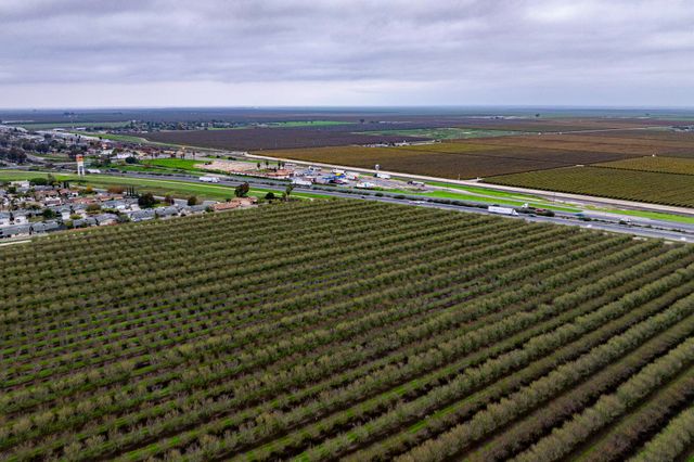 Deer Creek Road, Earlimart, CA 93219