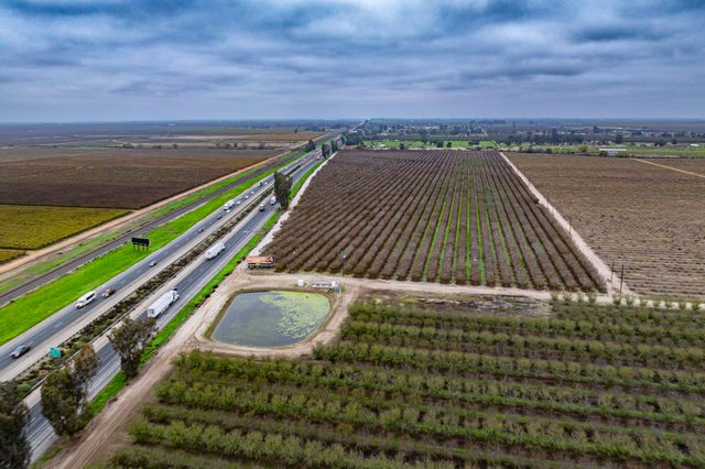 Deer Creek Road, Earlimart, CA 93219