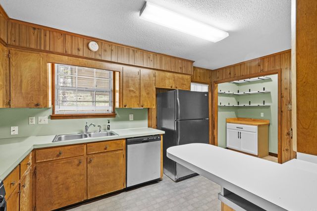 516 Lindenhurst Drive, North Little Rock, AR 72118