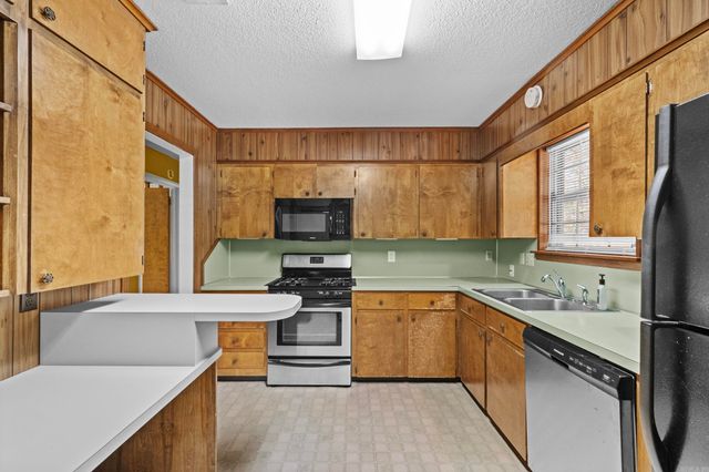 516 Lindenhurst Drive, North Little Rock, AR 72118