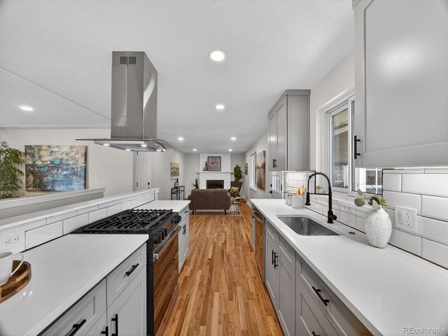 6984 Owens Street, Arvada, CO 80004