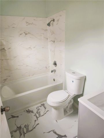 12 North Main Street, Murray, NY 14470