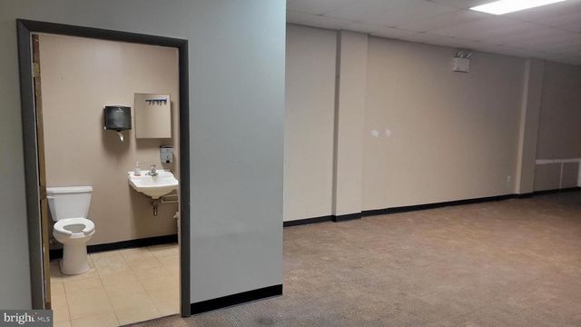 4009 MARKET ST, Philadelphia, PA 19104
