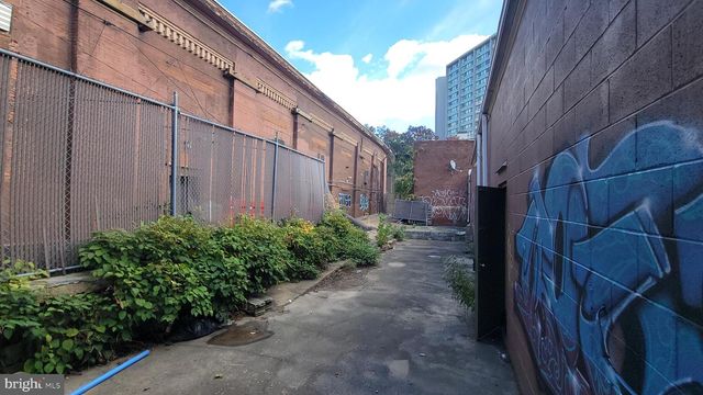 4009 MARKET ST, Philadelphia, PA 19104