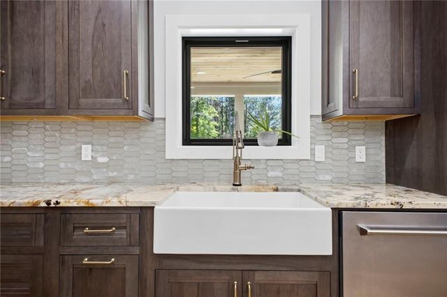 16 Mountain Creek Trail NE, Fairmount, GA 30139