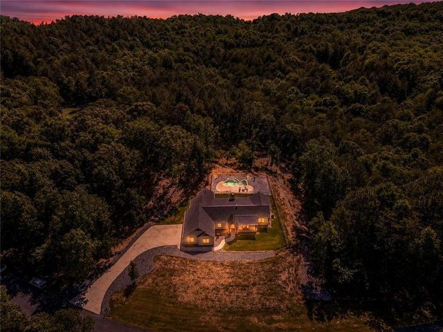 16 Mountain Creek Trail NE, Fairmount, GA 30139