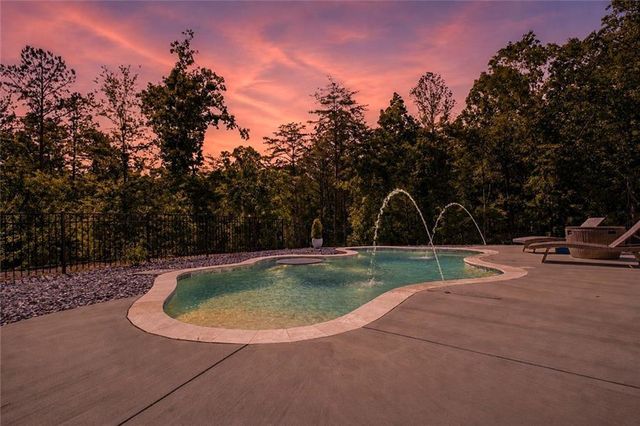 16 Mountain Creek Trail NE, Fairmount, GA 30139