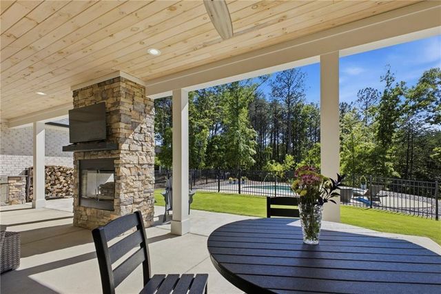 16 Mountain Creek Trail NE, Fairmount, GA 30139