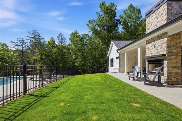 16 Mountain Creek Trail NE, Fairmount, GA 30139