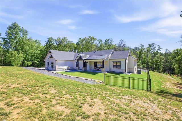 16 Mountain Creek Trail NE, Fairmount, GA 30139