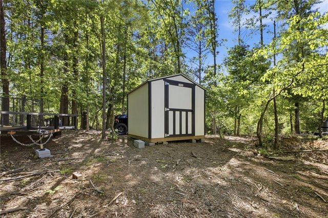 16 Mountain Creek Trail NE, Fairmount, GA 30139