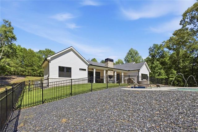 16 Mountain Creek Trail NE, Fairmount, GA 30139