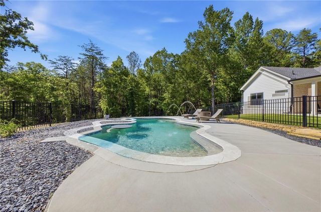 16 Mountain Creek Trail NE, Fairmount, GA 30139