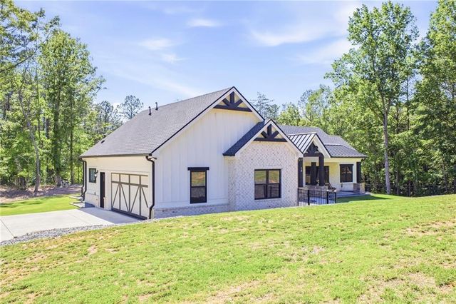 16 Mountain Creek Trail NE, Fairmount, GA 30139