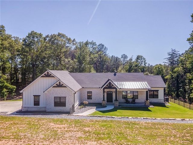 16 Mountain Creek Trail NE, Fairmount, GA 30139