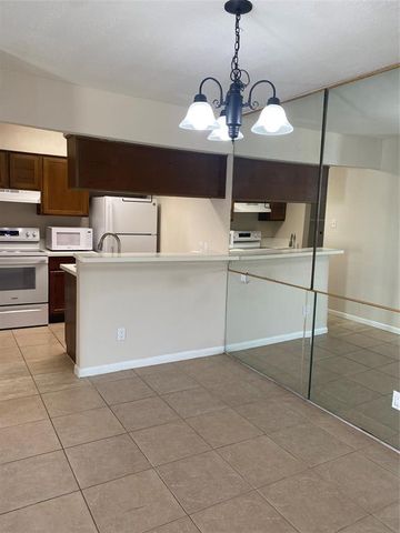 17401 Red Oak Drive 95, Houston, TX 77090