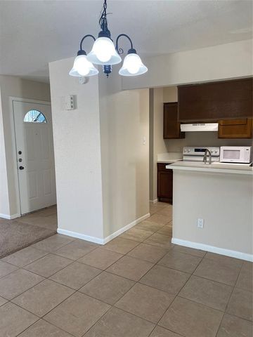 17401 Red Oak Drive 95, Houston, TX 77090
