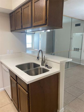 17401 Red Oak Drive 95, Houston, TX 77090