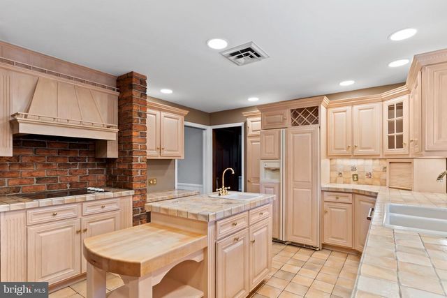 115 KENWOOD ROAD RD, Chambersburg, PA 17201
