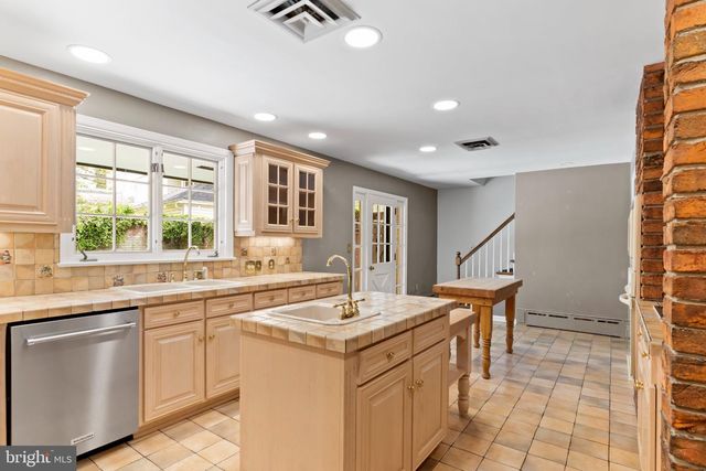115 KENWOOD ROAD RD, Chambersburg, PA 17201