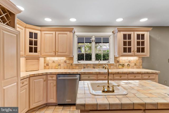 115 KENWOOD ROAD RD, Chambersburg, PA 17201