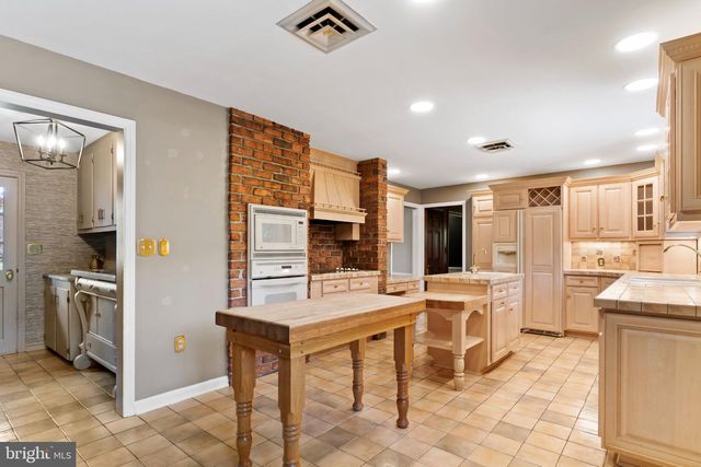 115 KENWOOD ROAD RD, Chambersburg, PA 17201