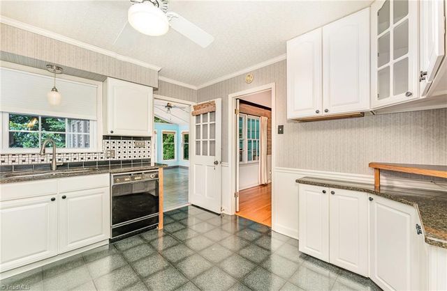 4325 Rosebriar Lane, Winston-salem, NC 27106